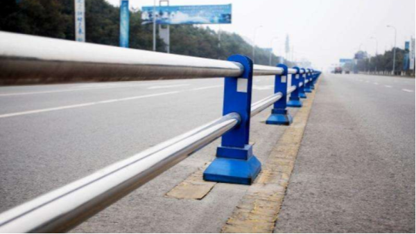 不銹鋼道路隔離護(hù)欄